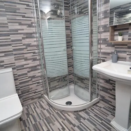Luxury St Demetrios Downtown Apartamento