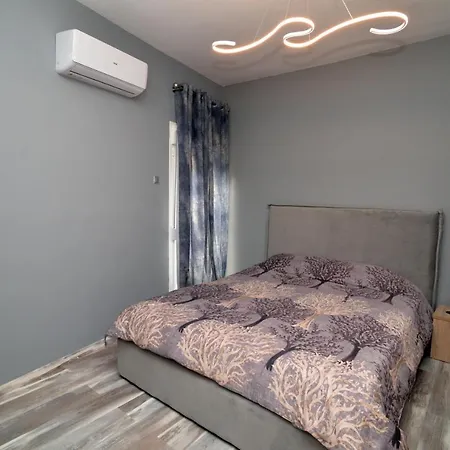 Luxury St Demetrios Downtown Apartment